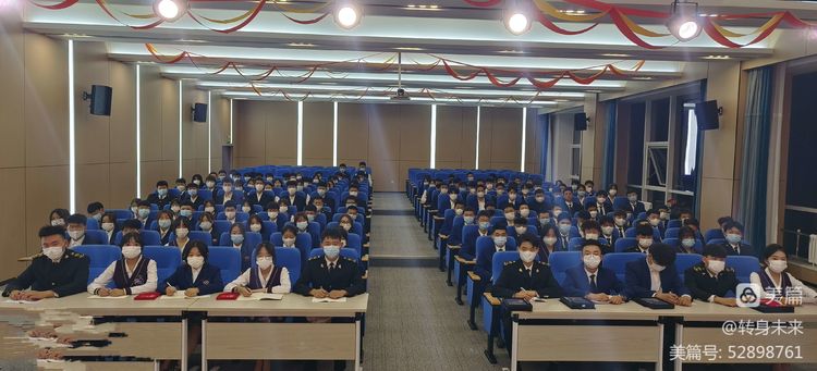 甘肃北方技工学校新校区二年级2022—2023学年第一学期“三干两班一中心”会议